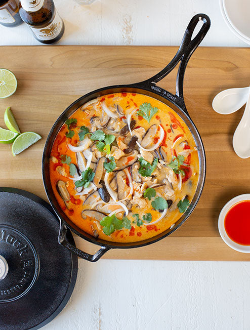 Blacklock 4 Quart Lightweight Cast Iron Deep Skillet With Lid - Image 3