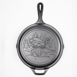 Alternative view of Lodge 10.25 Inch Seasoned Cast Iron Holiday Gnome Skillet 